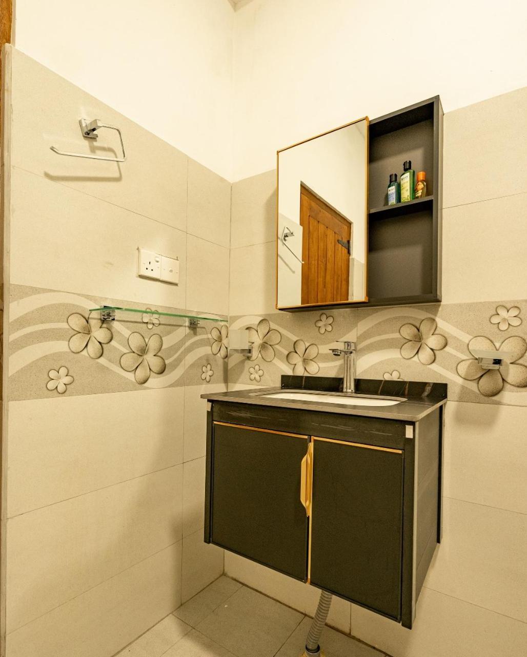 Ella Ostella Hostel Bagian luar foto