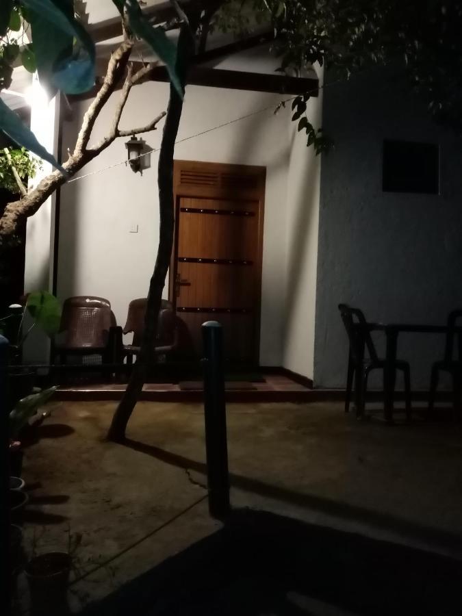 Ella Ostella Hostel Bagian luar foto